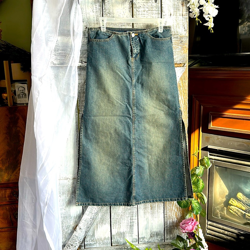 Ankle length jeans skirt.